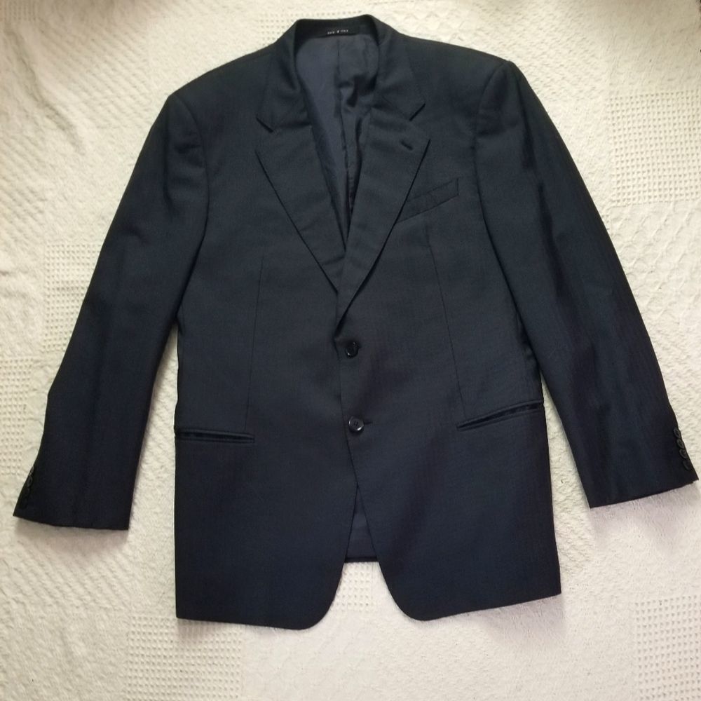 Armani Collezioni Neiman Marcus Wool/Silk Black Pinstripe Suit Jacket 44R
